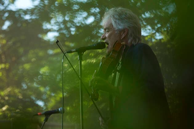 Lars Lilholt Band Konzert in Aarhus Lars Lilholt Band indtager scenen to gange naar Fed Fredag-koncerter vender tilbage i Tivoli Friheden i Aarhus, fredag den 4. juni 2021. Paa trods af coronarestriktioner vender den aarhusianske musiktradition Fed Fredag i Tivoli Friheden tilbage fra fredag den 4. juni.. , Aarhus