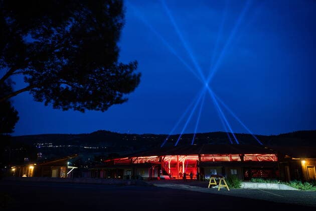 June 4, 2021, Kamloops, BC, Canada: Spotlights form a teepee in the sky over the Tk emlups te Secwepemc Powwow Grounds near the former Kamloops Indian Residential School, to honour the 215 children whose remains have been discovered buried near the facility, in Kamloops, B.C., on Friday, June 4, 2021. Kamloops Canada - ZUMAc35_ 20210604_zaf_c35_171 Copyright: xDarrylxDyckx