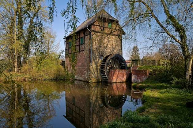 Die obere Wassermühle, Schermbeck, Niederrhein, Ruhrgebiet, Nordrhein-Westfalen, Deutschland, Europa *** The Upper Water Mill, Schermbeck, Lower Rhine, Ruhr Area, North Rhine-Westphalia, Germany, Europe Copyright: imageBROKER StefanxZiese iblszi06742490.jpg