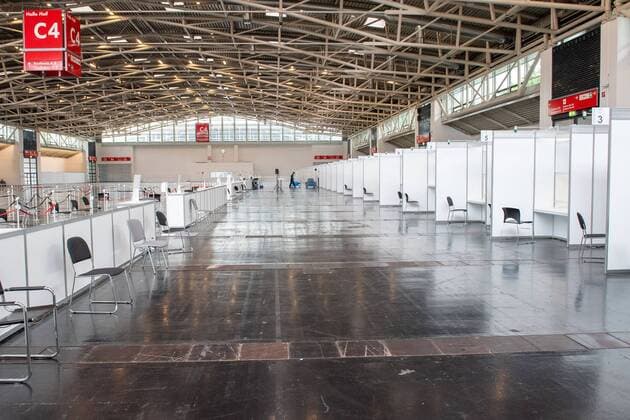 Registrierung zur 1. Impfung, Pressetermin anlaesslich der 500.000 stationaeren Impfung im Muenchner Impfzentrum, 06.06.2021 Muenchen Bayern Deutschland *** Registration for 1 vaccination, press event on the occasion of the 500 000 in-patient vaccination in the Munich Vaccination Centre, 06 06 2021 Munich Bavaria Germany Copyright: xkolbert-press UlrichxGamelx