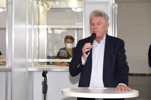 Dieter Reiter beim Pressetermin anlässlich der 500.000. stationären Impfung im Münchner Impfzentrum. München, 06.06.2021
