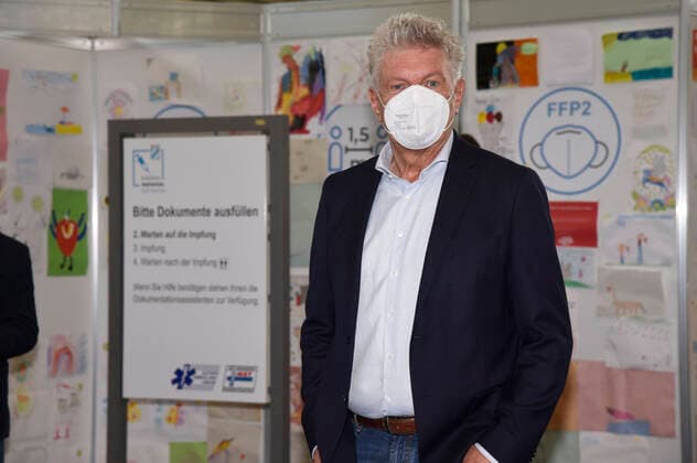 Dieter Reiter beim Pressetermin anlässlich der 500.000. stationären Impfung im Münchner Impfzentrum. München, 06.06.2021