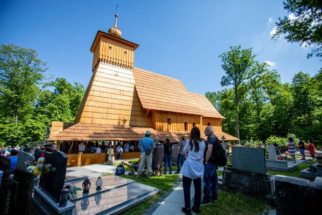 Bilder des Jahres 2021, News 06 Juni News Themen der Woche KW22 News Bilder des Tages The replica of the 16th-century wooden Corpus Christi church in Trinec-Guty, Czech Republic, which burnt down four years ago, was consecrated and the first mass was celebrated there on June 6, 2021. (CTKxPhoto VladimirxPrycek) CTKPhotoP2021060602632  PRY 0010