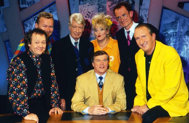 50. Sendung 7 Tage, 7 Köpfe 50. Sendung 7 Tage, 7 Köpfe , satirische Talkshow, Deutschland 1996 - 2005, Mitwirkende: (v. l.) Kalle Pohl, Bernd Stelter, Rudi Carrell, Gaby Köster, Jochen Busse (sitzend), Piet Klocke, Mike Krüger, Köln Nordrhein-Westfalen Deutschland *** 50 Sendung 7 Tage, 7 Köpfe 50 Sendung 7 Tage, 7 Köpfe , satirical talk show, Germany 1996 2005, starring from l Kalle Pohl, Bernd Stelter, Rudi Carrell, Gaby Köster, Jochen Busse sitting , Piet Klocke, Mike Krüger, Cologne North Rhine Westphalia Germany Copyright: FrankxHempel Nur redaktionelle Nutzung. Editorial usage only. UnitedArchives19530924_02 EDITORIAL USE ONLY
