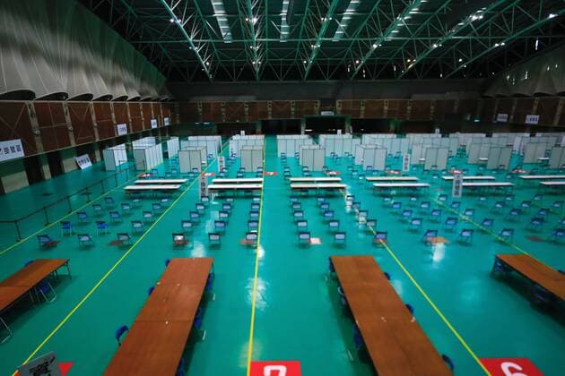 Massive Vaccination Center In Taiwan A general view of an exhibition centre which has been temporarily transformed into a massive vaccination centre, following a dramatic surge in the number of domestic Covid-19 deaths, in New Taipei, Taiwan, 8 June 2021. New Taipei Taiwan ceng-notitle210608_npfGm  Copyright: xCengxShouxYix