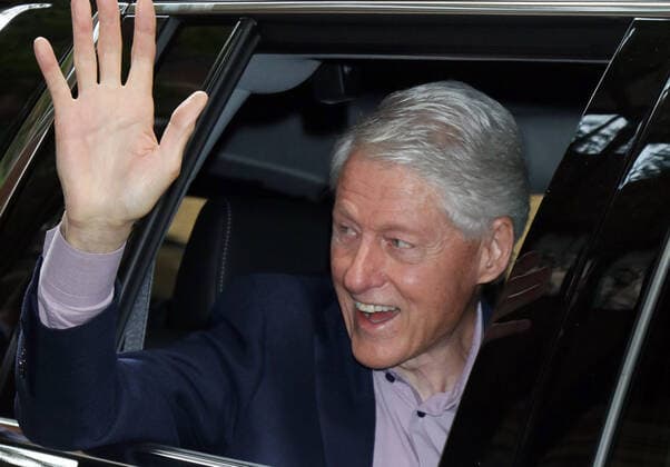 News Bilder des Tages NEW YORK, NY - June 08: Bill Clinton seen exiting Live With Kelly And Ryan in New York City on June 08 , 2021. Copyright: xRW MediaPunchx
