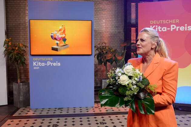 Verleihung des deutschen KITA Preis 2021 Aktuell, 09.06.2021, Berlin, Morderatorin Barbara Schoeneberger bei der Verleihung des Deutschen KITA Preis 2021 Berlin Berlin Deutschland