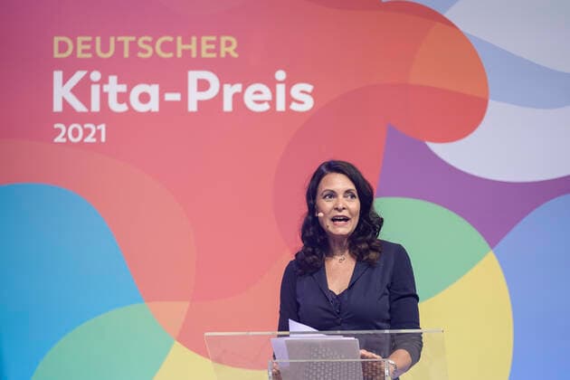 Verleihung des deutschen KITA Preis 2021 Aktuell, 09.06.2021, Berlin, Dr. Miriam Saati Stellv. Abteilungsleiterin für Kinder- und Jugendpolitik im Bundesministerium für Familie, Senioren, Frauen und Jugend im Portrait bei der Verleihung des Deutschen KITA Preis 2021 Berlin Berlin Deutschland