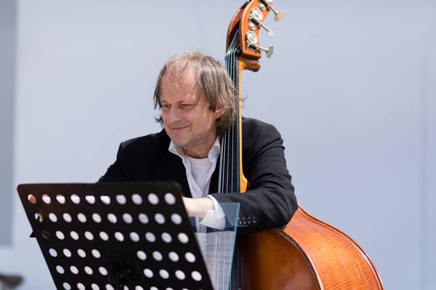 Mittelsächsischen Philharmonie - Kleines Konzert am Obermarkt Freiberg - Von London bis Seoul mit Elias Han und Niki Liogka - 11.06.2021 Matthias Würthner - Kontrabass