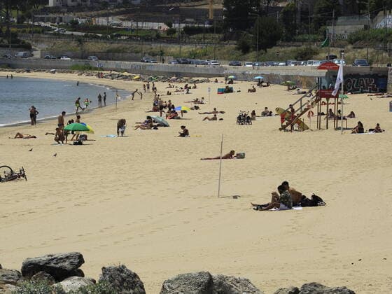 June 11, 2021, Lisbon, Portugal: Movement on beach in Caxias, on outskirts of Lisbon, on Friday (11) amidst Covid-19 pandemic. Strip of sand is small and pleasant. Place also has a train station.  Copyright: xEdsonxdexSouzax