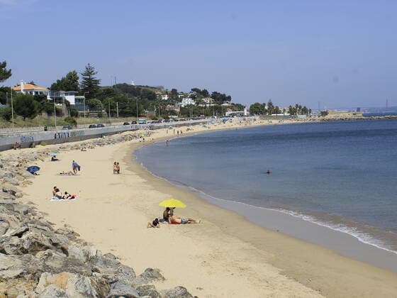 June 11, 2021, Lisbon, Portugal: Movement on beach in Caxias, on outskirts of Lisbon, on Friday (11) amidst Covid-19 pandemic. Strip of sand is small and pleasant. Place also has a train station.  Copyright: xEdsonxdexSouzax