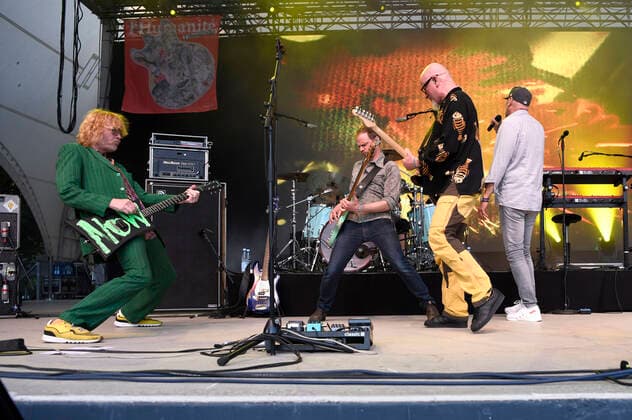 Christof Stein-Schneider, Christian Decker, Gero Drnek und Kai Wingenfelder von Fury in the Slaughterhouse live im Rahmen der Konzertreihe Back on Stage auf der Gilde Parkbühne. Hannover, 11.06.2021