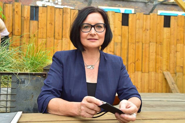 TANZEN für die Wissenschaft Prof. Dr. rer. med. Claudia Winkelmann. Professur für Betriebswirtschaft und Management im Gesundheits- und Sozialwesen PK zum Pilotprojekt, Open Air im Revier Südost, Baergarten , TANZEN für die Wissenschaft, unter bestimmten Corona Hygienekonzept. Der Neustart findetv statt am Sonntag 13.06.2012 in Berlin Pressekonferenz am 12.06.2021