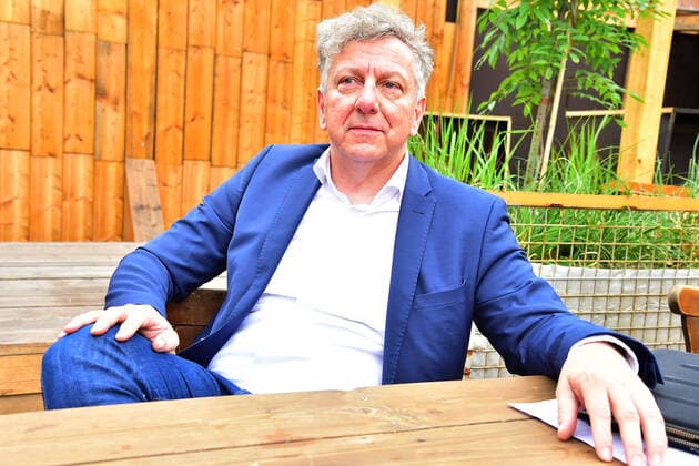 TANZEN für die Wissenschaft Thomas Sakschewski ist Professor für Veranstaltungsmanagement und -technik an der Beuth Hochschule für Technik Berlin PK zum Pilotprojekt, Open Air im Revier Südost, Baergarten , TANZEN für die Wissenschaft, unter bestimmten Corona Hygienekonzept. Der Neustart findetv statt am Sonntag 13.06.2012 in Berlin Pressekonferenz am 12.06.2021