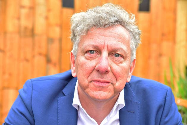 TANZEN für die Wissenschaft Thomas Sakschewski ist Professor für Veranstaltungsmanagement und -technik an der Beuth Hochschule für Technik Berlin PK zum Pilotprojekt, Open Air im Revier Südost, Baergarten , TANZEN für die Wissenschaft, unter bestimmten Corona Hygienekonzept. Der Neustart findetv statt am Sonntag 13.06.2012 in Berlin Pressekonferenz am 12.06.2021