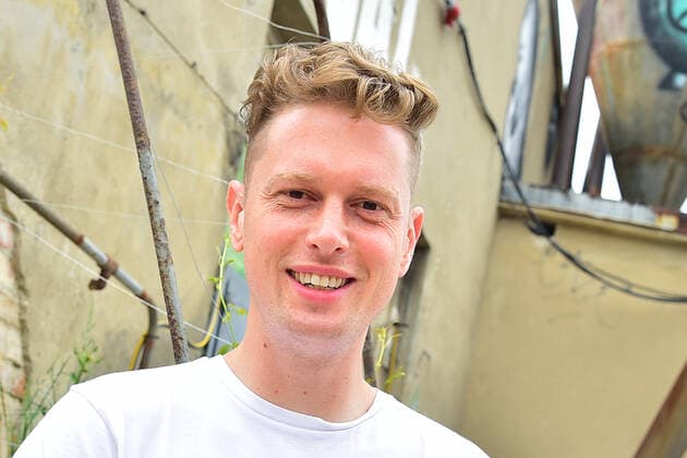 TANZEN für die Wissenschaft im Revier Südost David C. Ciura, GF ZMF Event GMbH, Revier Südost, ehem. Geriessmuehle PK zum Pilotprojekt, Open Air im Revier Südost, Baergarten , TANZEN für die Wissenschaft, unter bestimmten Corona Hygienekonzept. Der Neustart findetv statt am Sonntag 13.06.2012 in Berlin Pressekonferenz am 12.06.2021