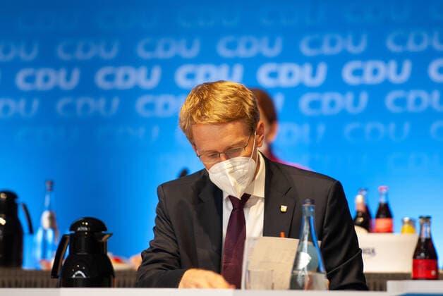 Landesvertreterversammlung CDU Schleswig-Holstein Daniel Günther, Politiker (CDU) Ministerpräsident des Landes Schleswig-Holstein, Aufnahme vom 12.06.2021, Neumünster, Holstenhalle,