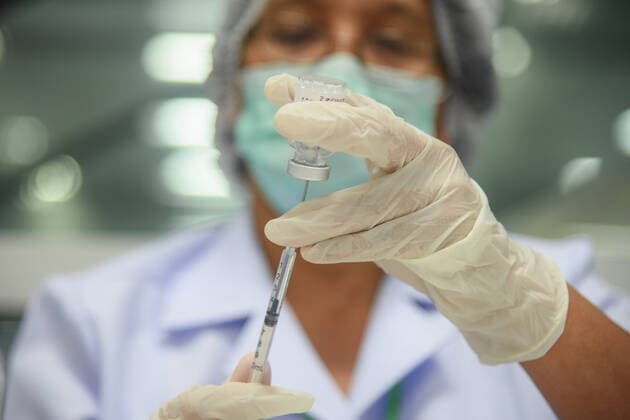 June 12, 2021, Bangkok, Thailand: A health worker prepares a dose of the AstraZeneca COVID-19 vaccine during a campaign to vaccinate the population against the Covid-19..On the vaccination progress, Ministry of Public Health reported, as of Friday, 5.97 million people got the vaccines. Thai government aims to inoculate 50 million people, or 70% of the population, by the end of the year. Bangkok Thailand - ZUMAs197 20210612_zaa_s197_144 Copyright: xYuttachaixKongprasertx
