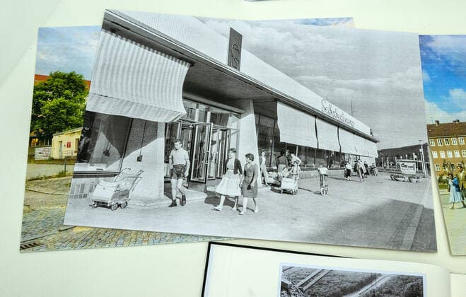 GER Brandenburg Eisenhüttenstadt - Stadtporträt ( eine der ersten großen Industriestädte der DDR für die Stahlindustrie Stahlgewinnung ) der Baustil - der auch als Stalinstadt im Sommer 1950 zusammen mit dem Eisenhüttenwerk als Wohnstadt des EKO - Eisenhüttenkombinat Ost bekannt gewordenen modernen Stadt an der Oder - ist geprägt von Bauten aus der den frühen 60 igern und modernen Elementen die mit Stahl verbunden sind - hier in der ersten Kaufhalle - die als Kunsthalle genutzt wird und gegenwärtig die Expo - Druschba - über die Erbauer von Abschnitten der größten Erdgasleitung zeigt Jürgen Männel 12.06.21