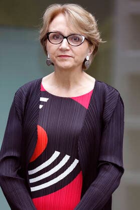 Anne-Marie Descotes bei der Verleihung des Ordre des Arts et des Lettres an Mariette Rissenbeek im Rahmen der Berlinale Summer Special 2021 71. Internationale Filmfestspiele Berlin in der französischen Botschaft. Berlin, 13.06.2021