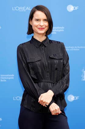 Carmen Gray bei der Ankunft zur Preisverleihung der Berlinale Summer Special 2021 71. Internationale Filmfestspiele Berlin im Freiluftkino Museumsinsel. Berlin, 13.06.2021