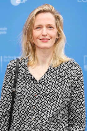 Sarah Blum bei der Ankunft zur Preisverleihung der Berlinale Summer Special 2021 71. Internationale Filmfestspiele Berlin im Freiluftkino Museumsinsel. Berlin, 13.06.2021