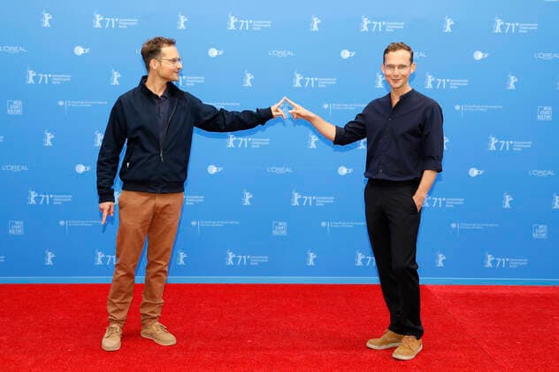 Silvan Zürcher und Ramon Zürcher bei der Ankunft zur Preisverleihung der Berlinale Summer Special 2021 71. Internationale Filmfestspiele Berlin im Freiluftkino Museumsinsel. Berlin, 13.06.2021