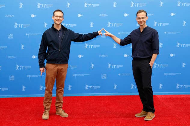 Silvan Zürcher und Ramon Zürcher bei der Ankunft zur Preisverleihung der Berlinale Summer Special 2021 71. Internationale Filmfestspiele Berlin im Freiluftkino Museumsinsel. Berlin, 13.06.2021