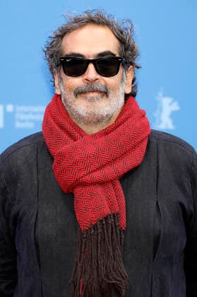 Yibran Asuad bei der Ankunft zur Preisverleihung der Berlinale Summer Special 2021 71. Internationale Filmfestspiele Berlin im Freiluftkino Museumsinsel. Berlin, 13.06.2021