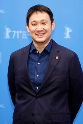 Ryusuke Hamaguchi bei der Ankunft zur Preisverleihung der Berlinale Summer Special 2021 71. Internationale Filmfestspiele Berlin im Freiluftkino Museumsinsel. Berlin, 13.06.2021