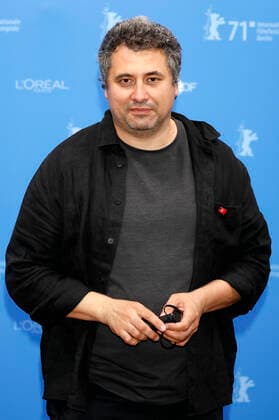 Radu Jude bei der Ankunft zur Preisverleihung der Berlinale Summer Special 2021 71. Internationale Filmfestspiele Berlin im Freiluftkino Museumsinsel. Berlin, 13.06.2021