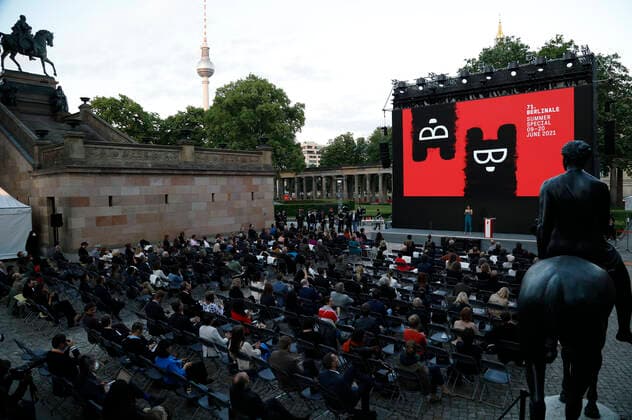Preisverleihung der Berlinale Summer Special 2021 71. Internationale Filmfestspiele Berlin im Freiluftkino Museumsinsel. Berlin, 13.06.2021