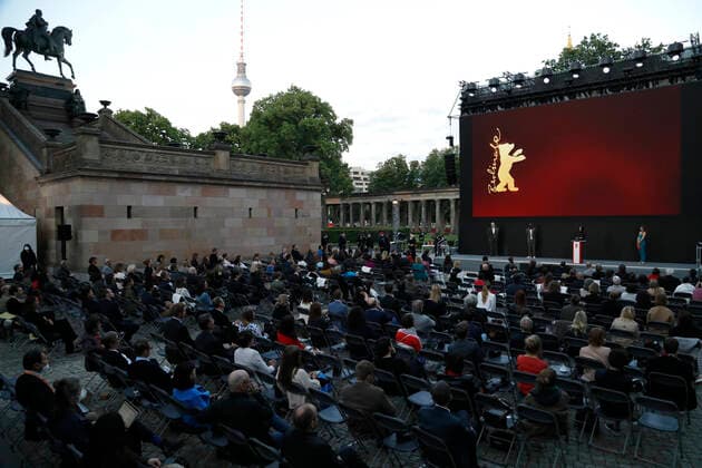 Preisverleihung der Berlinale Summer Special 2021 71. Internationale Filmfestspiele Berlin im Freiluftkino Museumsinsel. Berlin, 13.06.2021
