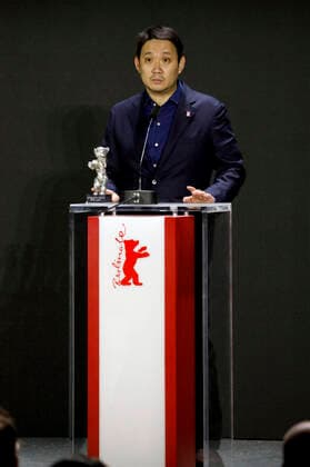 Ryusuke Hamaguchi mit dem Silbernen Bären - Großer Preis der Jury für Guzen to sozo bei der Preisverleihung der Berlinale Summer Special 2021 71. Internationale Filmfestspiele Berlin im Freiluftkino Museumsinsel. Berlin, 13.06.2021