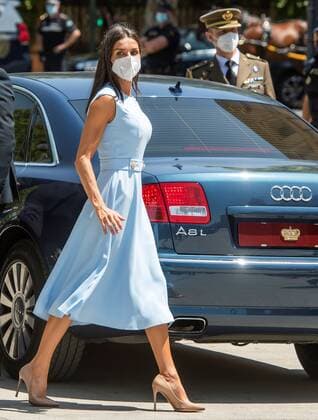 Queen Letizia leaves San Telmo palace, Andalucian Government s headquarters, in Seville, southern Spain, 14 June 2021. King Felipe received on 14 June the first Andalucian region s medal of honor ever for being the best symbol of Spain s unity , and will attend UEFA s Euro 2021 match Spain vs. Sweden later on the day. Felipe VI receives Andalucian region s medal of honor !ACHTUNG: NUR REDAKTIONELLE NUTZUNG!  Copyright: xRaulxCarox GRAFAND035 20210614-637592779411528955