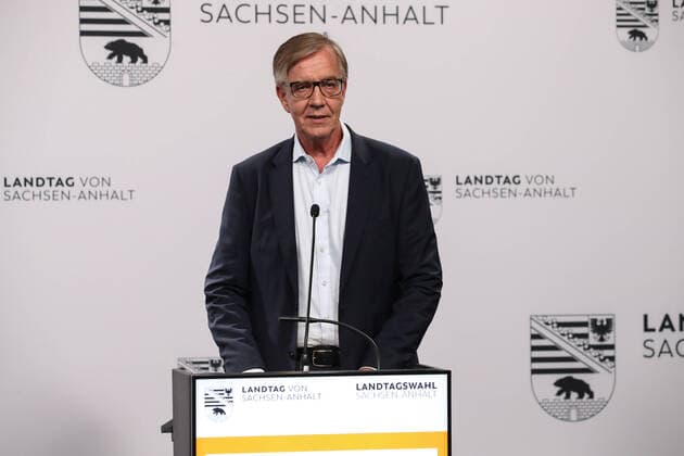 Dietmar Bartsch - Wahlabend in den Messehallen in Magdeburg zur Landtagswahl 2021 Sachsen Anhalt in Magdeburg