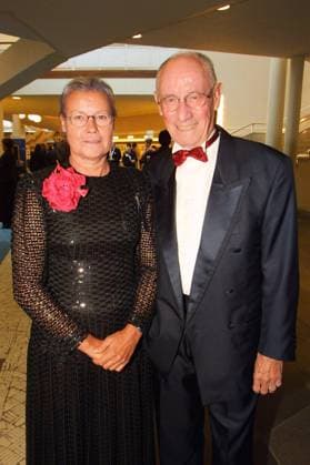 Juedisches Museum 09.09.2001 Manager Edzard Hans Wilhelm Reuter (Daimler-Benz AG) + Frau Helga, Staatsakt zur feierlichen Eroeffnung Juedisches Museum in der Berliner Philharmonie, Herbert-von-Karajan-Strasse 1, Berlin - 09.09.2001 - *** Jewish Museum 09 09 2001 Manager Edzard Hans Wilhelm Reuter Daimler Benz AG Mrs. Helga, State Act for the ceremonial opening Jewish Museum in the Berlin Philharmonic Hall, Herbert von Karajan Strasse 1, Berlin 09 09 2001 XXX