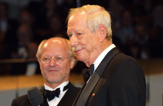 Juedisches Museum 09.09.2001 Prof. Dr. Franz Xaver Ohnesorg + Politiker Prof. Dr. Werner Michael Blumenthal, Museumsdirektor, Staatsakt zur feierlichen Eroeffnung Juedisches Museum in der Berliner Philharmonie, Herbert-von-Karajan-Strasse 1, Berlin - 09.09.2001 - *** Jewish Museum 09 09 2001 Prof Dr Franz Xaver Ohnesorg Politicians Prof Dr Werner Michael Blumenthal, Museum Director, State Act for the ceremonial opening Jewish Museum in the Berlin Philharmonic Hall, Herbert von Karajan Strasse 1, Berlin 09 09 2001 XXX