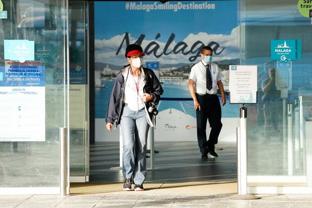 June 15, 2021, Malaga, Spain: A German tourist seen arriving to Malaga..Mein Schiff 2 is the first international cruise that has docked at Iberian Peninsula since Covid19 pandemic started. Spain lifted the ban for international cruise ships to dock in Spanish ports on May 30th. Malaga Spain - ZUMAs197 20210615_zaa_s197_036 Copyright: xFrancisxGonzalezx