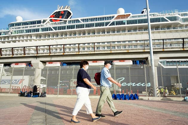 June 15, 2021, Malaga, Spain: German tourists seen arriving to Malaga..Mein Schiff 2 is the first international cruise that has docked at Iberian Peninsula since Covid19 pandemic started. Spain lifted the ban for international cruise ships to dock in Spanish ports on May 30th. Malaga Spain - ZUMAs197 20210615_zaa_s197_043 Copyright: xFrancisxGonzalezx