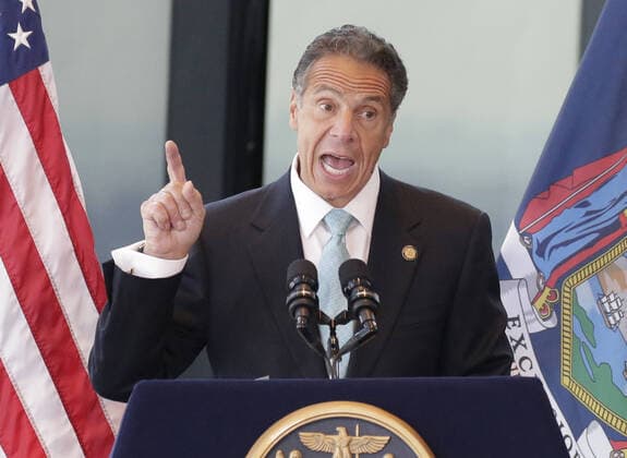 News Bilder des Tages New York Gov. Andrew Cuomo makes an official announcement that New York State has officially lifted all COVID restrictions and lockdowns at One World Trade Center in New York City on Tuesday, June 15, 2021.  NYP20210615102 JohnxAngelillo