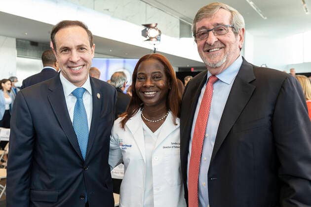 New York: Governor Cuomo Announces COVID-19 Restrictions Lifted NYS Commissioner of Health Howard Zucker, doctor Sandra Lindsay, Northwell Health President & CEO Michael Dowling attend Governor Cuomo announcement of COVID-19 restrictions lifted as 70% of adult New Yorkers have received first dose of vaccine at One World Trade Cente. Governor praised all New Yorkers for doing their parts during pandemic. Governor especially lauded essential workers and presented awards to those who carried New York State through the COVID-19 pandemic. Governor said that mask requirement for unvaccinated individuals and in certain settings (e.g., large-scale indoor event venues, pre-K to grade 12 schools, public transit, homeless shelters, correctional facili Copyright: LevxRadin