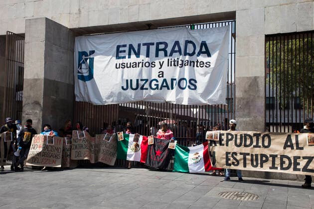 Mexiko, Otomi Indigene Bevölkerung protestiert gegen Rassismus in Mexiko-Stadt Protest For Racism In Mexico City Members of the National Indigenous Council (CNI for its acronym in Spanish) of the Otomi indigenous community residing in Mexico City and people in solidarity with the Zapatista Army of National Liberation (EZLN) protest in front of the Ministry of Foreign Relations after said institution denied the delivery of passports to representatives of said insurgent movement, who denounced racism. On June 16, 2021 in Mexico City, Mexico. Mexico City Mexico leyva-notitle210616_npGOc  Copyright: xCristianxLeyvax