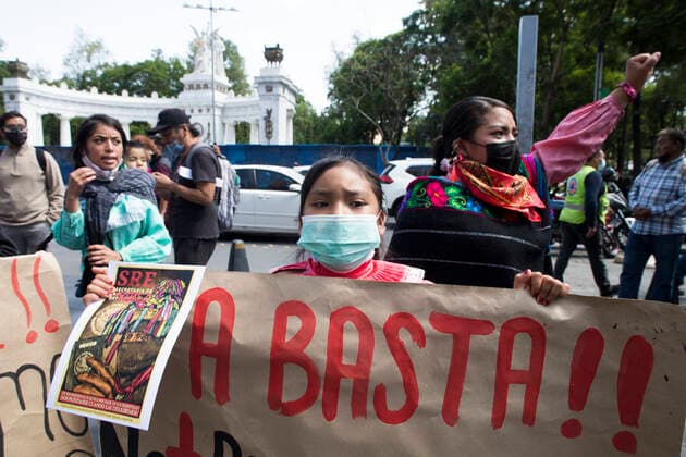 Mexiko, Otomi Indigene Bevölkerung protestiert gegen Rassismus in Mexiko-Stadt Protest For Racism In Mexico City Members of the National Indigenous Council (CNI for its acronym in Spanish) of the Otomi indigenous community residing in Mexico City and people in solidarity with the Zapatista Army of National Liberation (EZLN) protest in front of the Ministry of Foreign Relations after said institution denied the delivery of passports to representatives of said insurgent movement, who denounced racism. On June 16, 2021 in Mexico City, Mexico. Mexico City Mexico leyva-notitle210616_npO7M  Copyright: xCristianxLeyvax