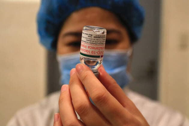 June 17, 2021, New Taipei, New Taipei, Taiwan: A medical worker prepares a Astra Zeneca vaccine at Taipei Tzu Chi Hospital, following a surge in domestic infections and deaths related to the Covid-19 disease. The island has launched a mass vaccination program for 6 priority groups including the elderly and those working in the frontline to combat the unconstrained outbreak. New Taipei Taiwan - ZUMAs313 20210617_zip_s313_003 Copyright: xDanielxCengxShou-Yix
