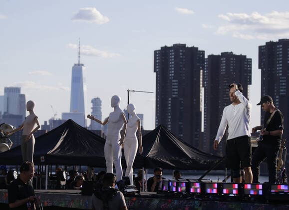 Chris Martin and Coldplay perform during a sound check before they tape a free concert for Macy s Fourth of July special in New York City on Thursday, June 17, 2021.  NYP20210617128 JohnxAngelillo