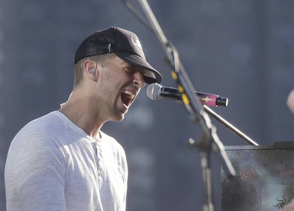 Chris Martin and Coldplay perform during a sound check before they tape a free concert for Macy s Fourth of July special in New York City on Thursday, June 17, 2021.  NYP20210617129 JohnxAngelillo