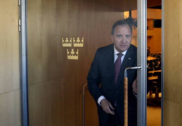 Bilder des Jahres 2021, News 06 Juni News Themen der Woche KW24 News Bilder des Tages Stockholm 2021-06-17 Statsminister Stefan Löfven (S) lämnar fragestunden i kammaren i riksdagen efter torsdagens begäran om en misstroendeförklaring mot honom och hans regering. Stockholm Sverige x2512x *** Stockholm 2021 06 17 Prime Minister Stefan Löfven S leaves question time in the Riksdag after Thursdays request for a motion of censure against him and his government Stockholm Sweden x2512x,  Copyright: xDN TT Aftonbladetx Regeringskris Stefan Löfven