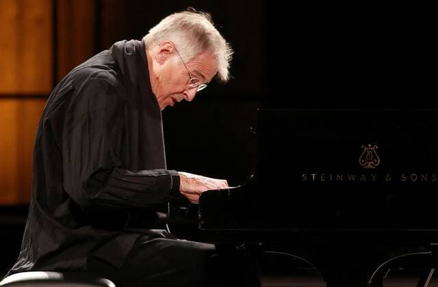 German Indian born pianist Christian Zacharias performs on stage at Carlos V Palace, in Granada, Spain, 17 June 2021, as part of the Granada s International Music and Dance Festival. Granada s International Music and Dance Festival !ACHTUNG: NUR REDAKTIONELLE NUTZUNG!  Copyright: xPEPExTORRESx GRAF4315 20210620-637597441567670625