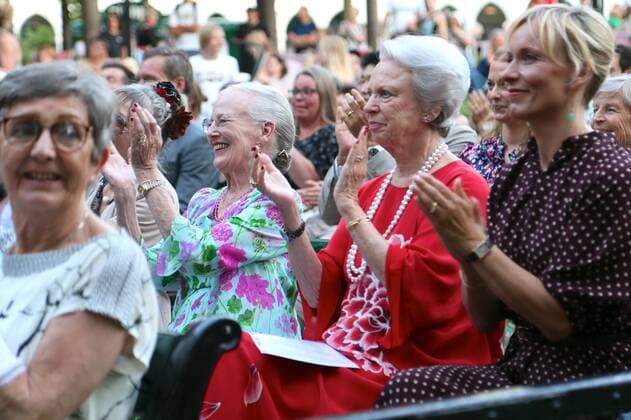 Bilder des Jahres 2021, Entertainment 06 Juni Entertainment Themen der Woche KW24 19-06-2021 Denmark Queen Margrethe and Princess Benedikte attends the re-premiere of Tinderbox at the Pantomime Theater in Tivoli. The Queen has created the costumes for the performance and is also the set designer of Tivoli-Balleten at the Pantomime Theater. Denmark out. Â  Copyright: xPPEx